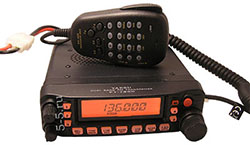Возимая/стационарная двухдиапазонная рация YAESU FT-7900 (136-174 и 400-470 МГц) до 55 Вт, с дисплеем
